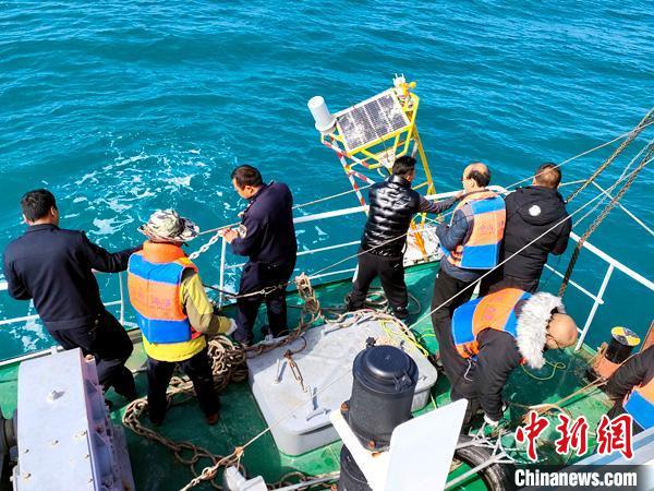 中国最大内陆咸水湖浮标2021年探测任务完成