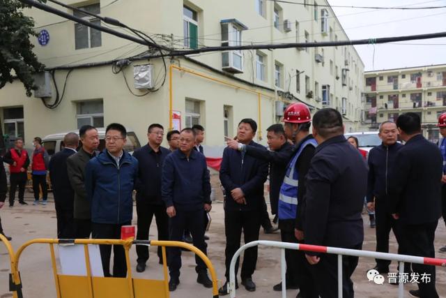 太原晋源区:李永强调研义井街道老旧小区改造|李永强|太原市_新浪新闻