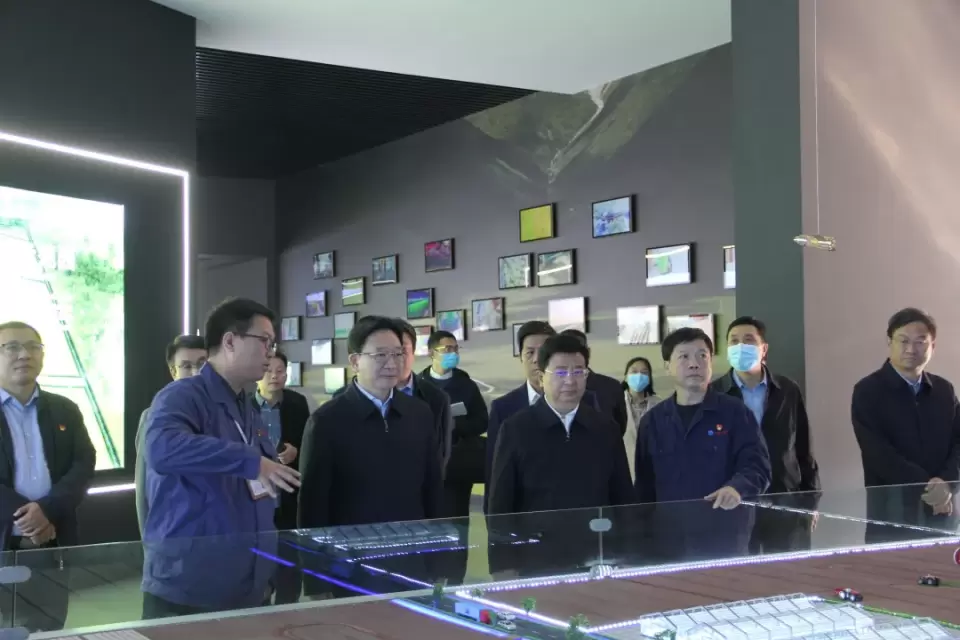 河南省委常委、常务副省长周霁到中国一拖调研|东方红|周霁|一拖_新浪新闻