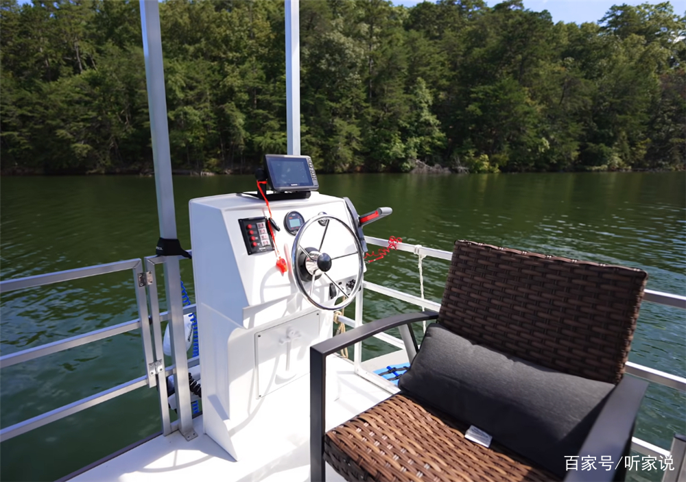 钓鱼爱好者的水上船屋:将36㎡设计成两室两厅,住一家六口没问题|船屋