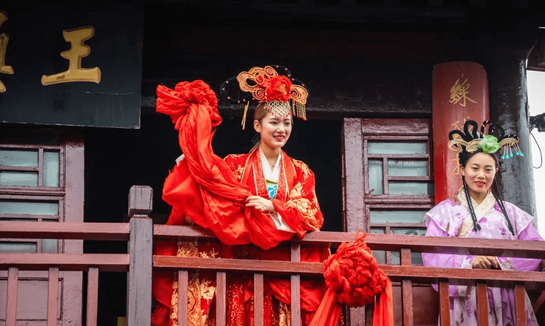 河南开封清明上河园景区重阳节全国60周岁以上老人可免费游园休闲区蓝鸢梦想 - Www.slyday.coM