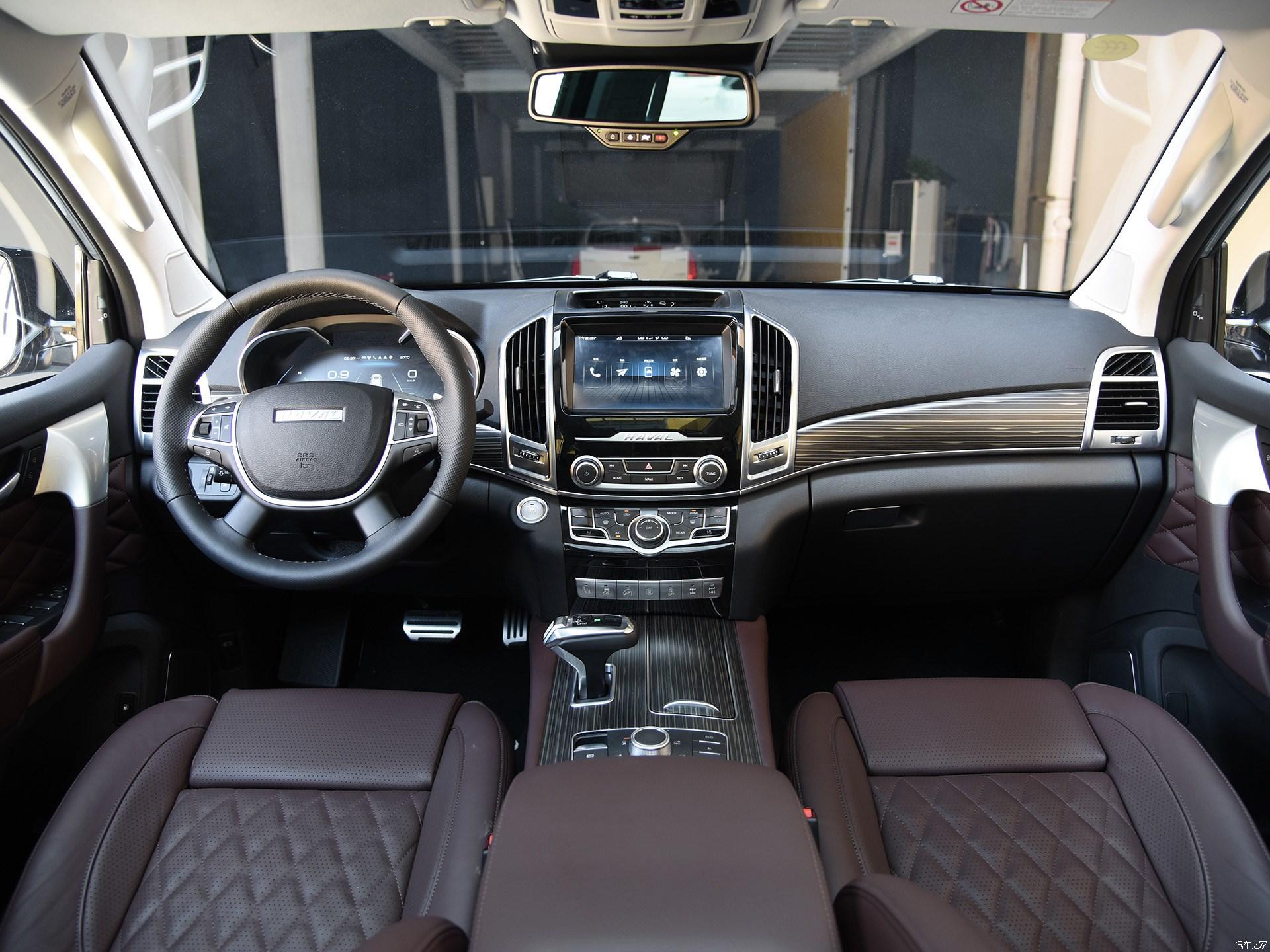 而且内饰的话我感觉基本就是为了改而改,加一个更大的中控大屏,然后