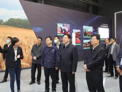 河南省委常委、常务副省长周霁到中国一拖调研|东方红|周霁|一拖_新浪新闻