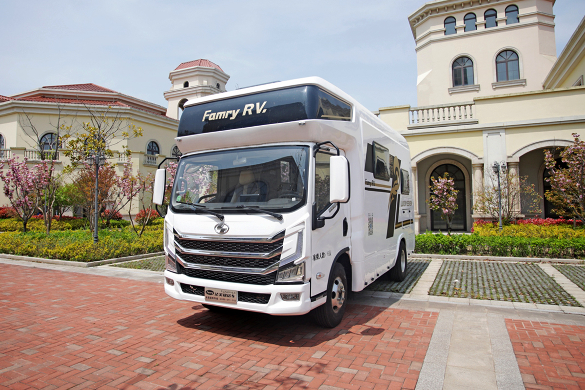 48v能源供给/初代网红平头卡车 法美瑞海角7号全系房车震撼亮相