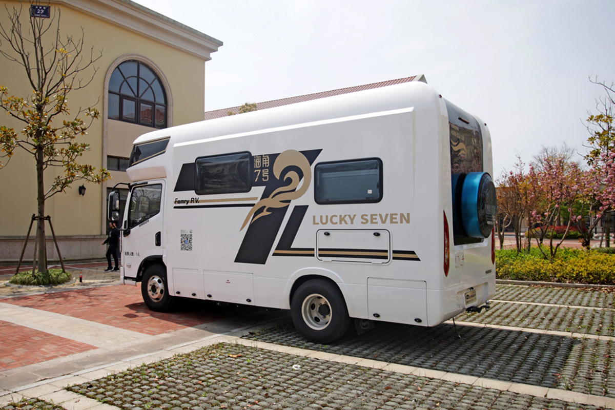 48v能源供给/初代网红平头卡车 法美瑞海角7号全系房车震撼亮相