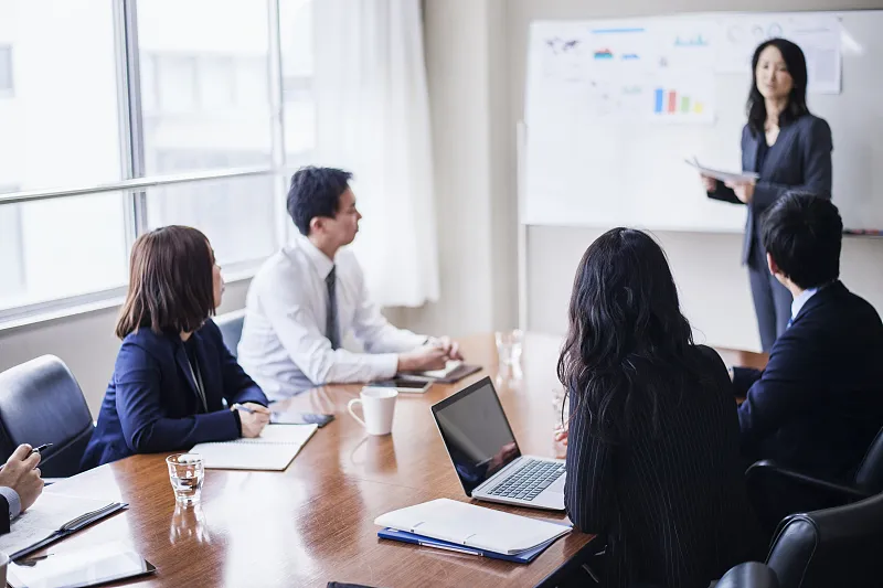 文档开会中国公司追上亚马逊