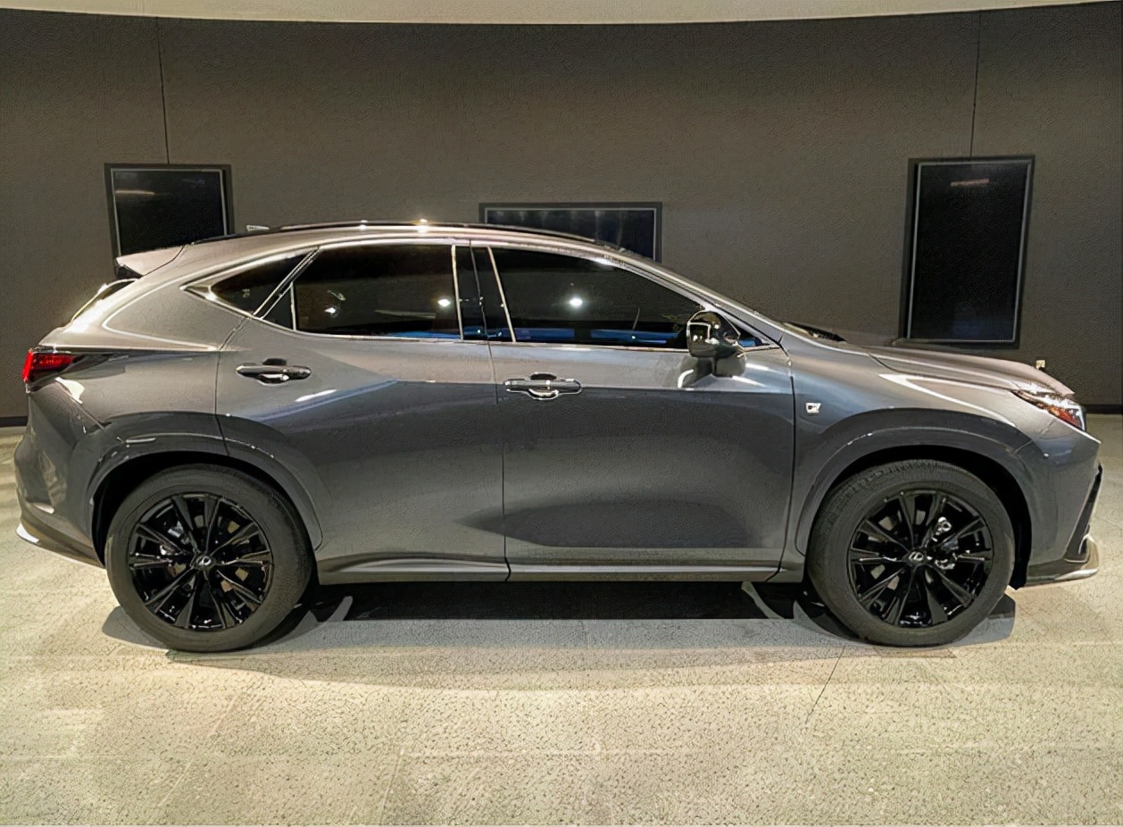 新一代雷克萨斯nx实拍,新增2.4t 8at,破百仅6.6秒