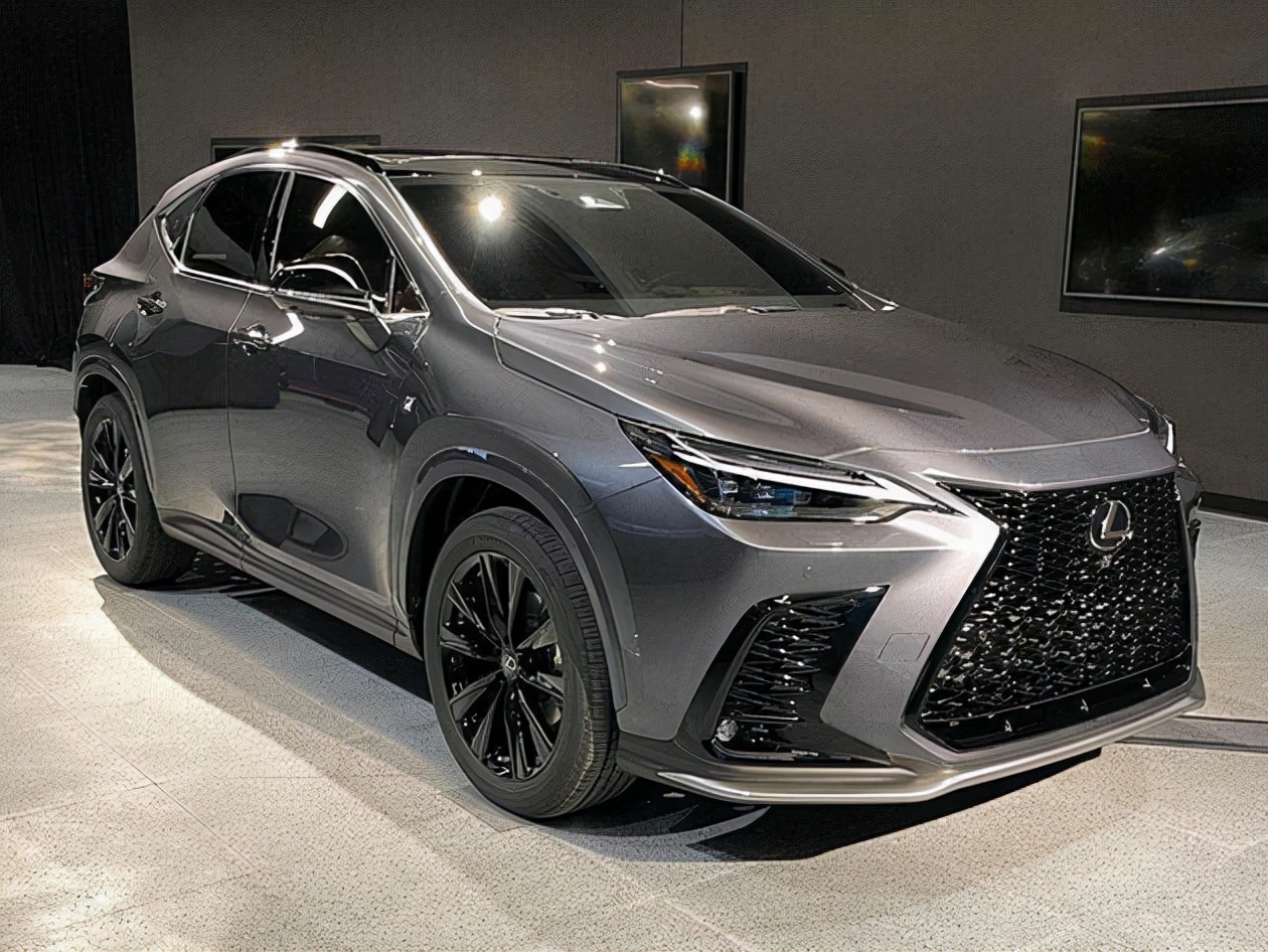 新一代雷克萨斯nx实拍,新增2.4t 8at,破百仅6.6秒