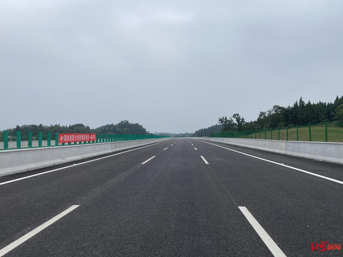 成都新机场高速公路图片