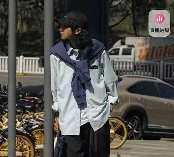 沈梦辰卖二手衣服虚定原价3倍 被网友曝曾卖假货(图5)