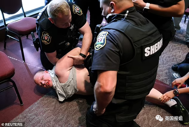 魔幻！美国女生被“穿裙子男生”性侵，父亲维权却被逮捕网暴：歧视跨性别休闲区蓝鸢梦想 - Www.slyday.coM