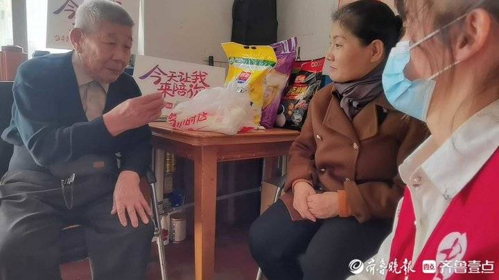 济南77岁孤寡老人“不孤单”，重阳节志愿者上门开启爱心陪伴休闲区蓝鸢梦想 - Www.slyday.coM