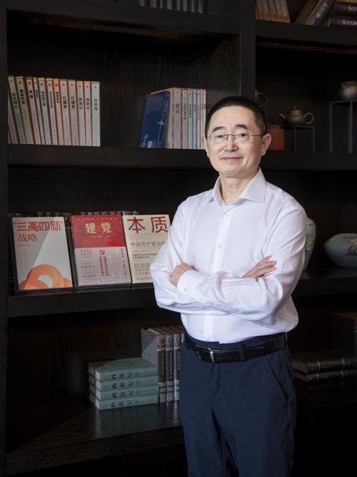 中南传媒董事长彭玻将继续坚守主业拥抱趋势确保公司在出版领域头部