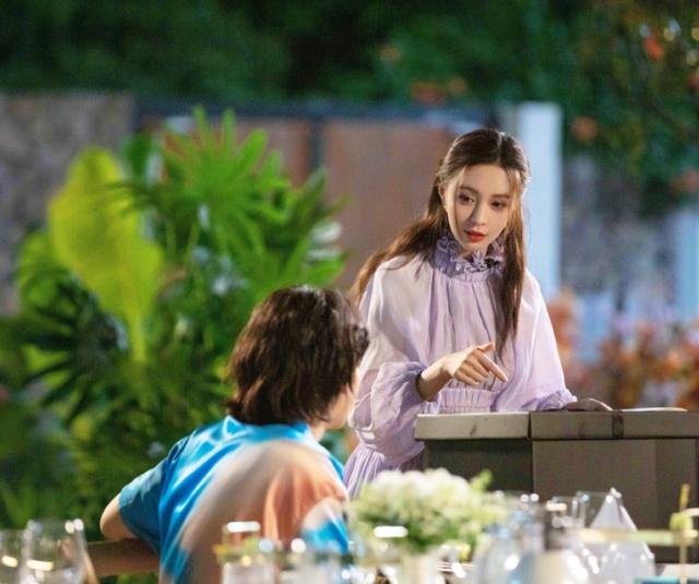 沈梦辰卖二手衣服虚定原价3倍 被网友曝曾卖假