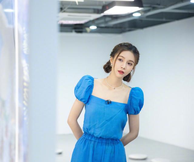 沈梦辰被曝闲置衣服翻三倍出售 明星变相割韭菜