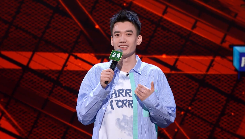 网友分享偶遇庞博的经历空乘人员被乘务长批评庞博留下手写信安慰对方