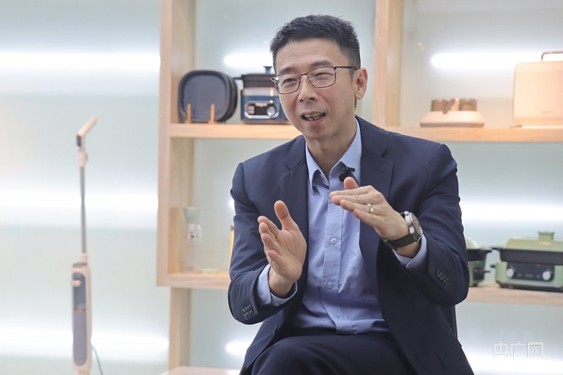 广东新宝电器股份有限公司总裁曾展晖.(央广网记者 黄璐璐摄)