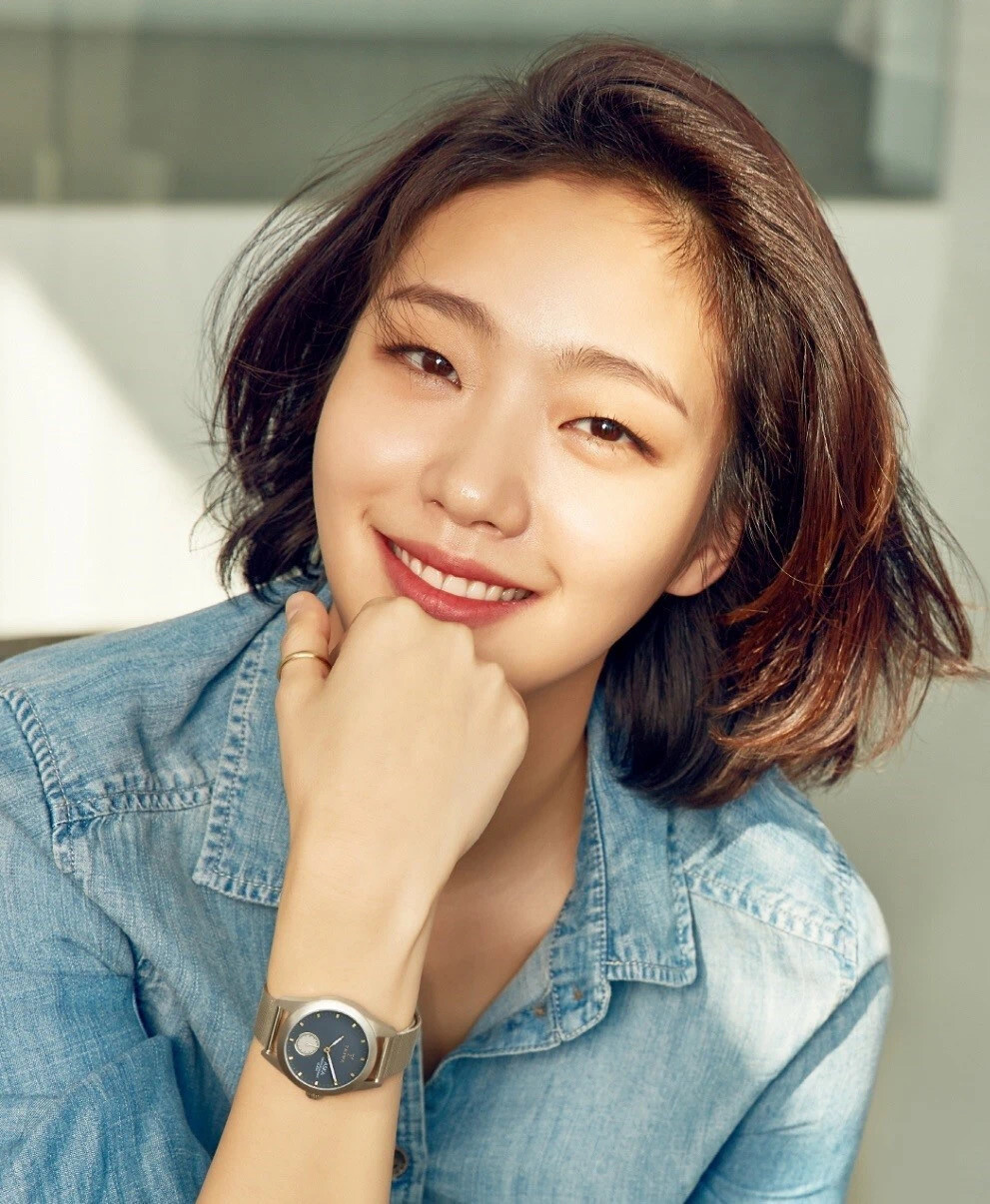 金高银的单眼皮为啥完全不显肿?多亏这个"消肿眼妆",太清透了