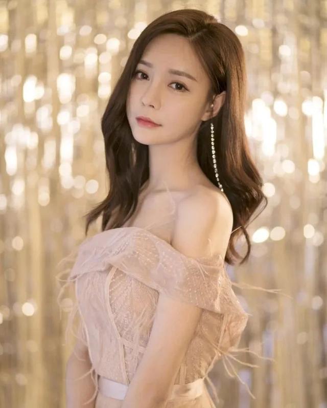 沈梦辰卖二手衣服虚定原价3倍 被网友曝曾卖假货(图10)