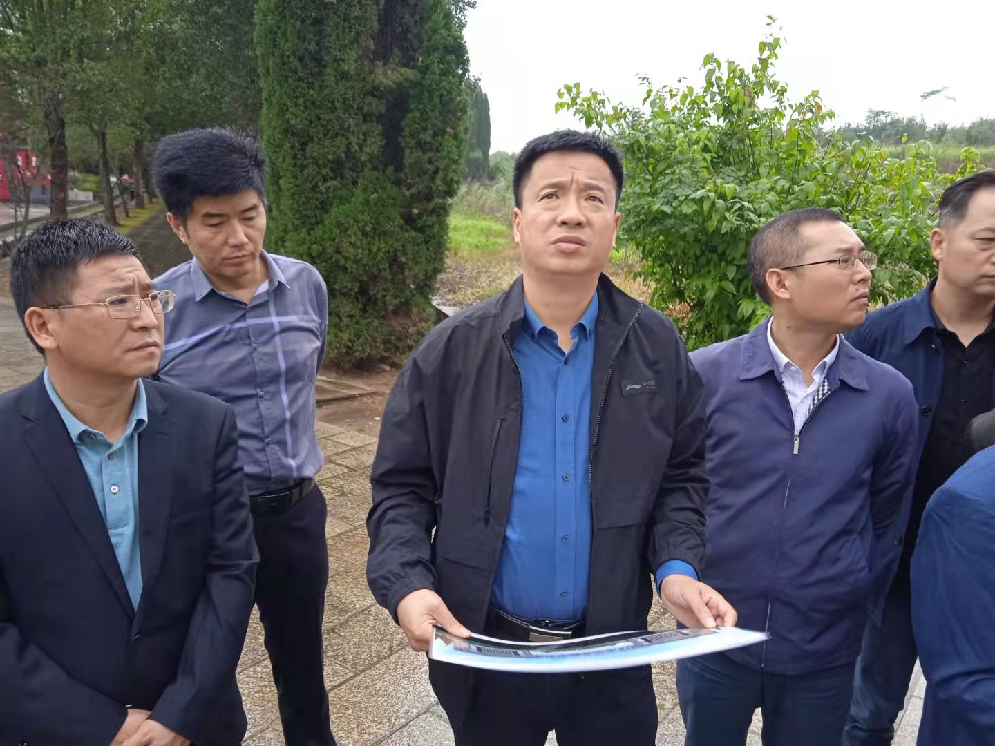 阳新新闻:万鼎到龙港镇调研红色文化资源保护改造项目建设情况