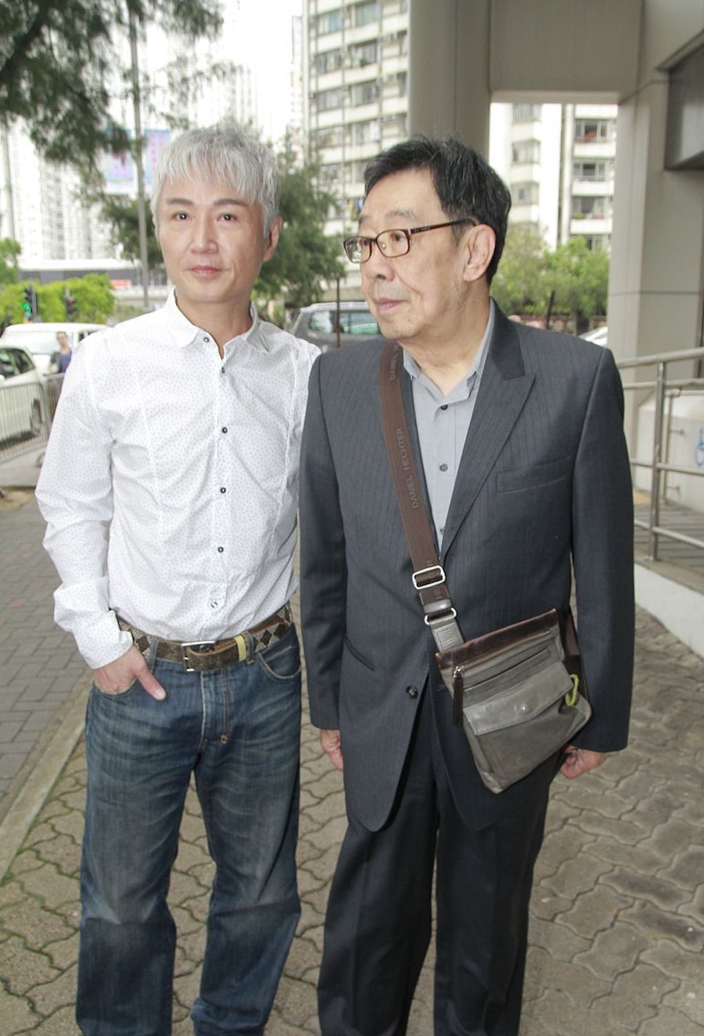 周启生为自闭症儿子报警，21岁次子在校被欺凌，已致右脚趾骨折