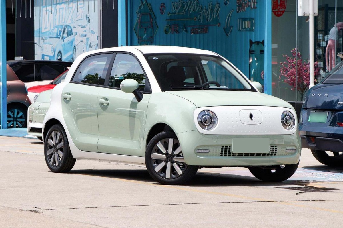 低价位的"宝马mini",最低不足7万可开走,本田/宝骏/欧拉选谁