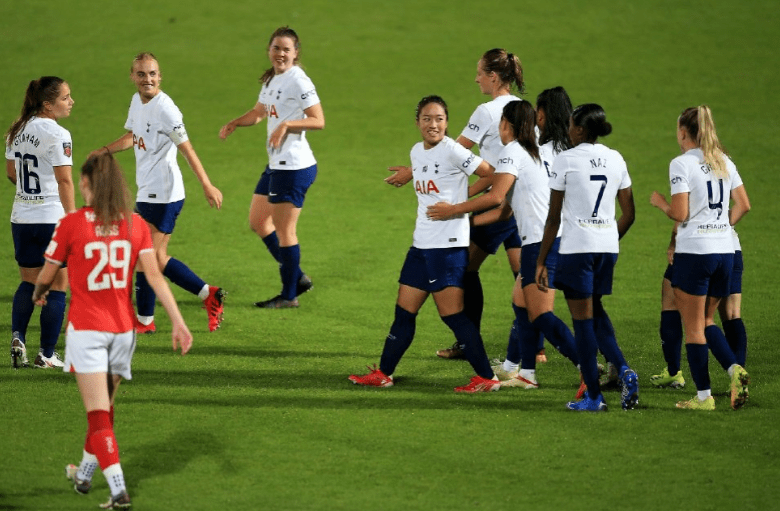 为融入英超戒午餐！唐佳丽留洋不易 中午进行训练休闲区蓝鸢梦想 - Www.slyday.coM