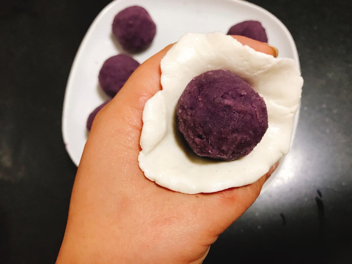 自制紫薯糯米糍,软糯糯一口咬下去,香甜可口,奶椰味十足|紫薯|糯米糍