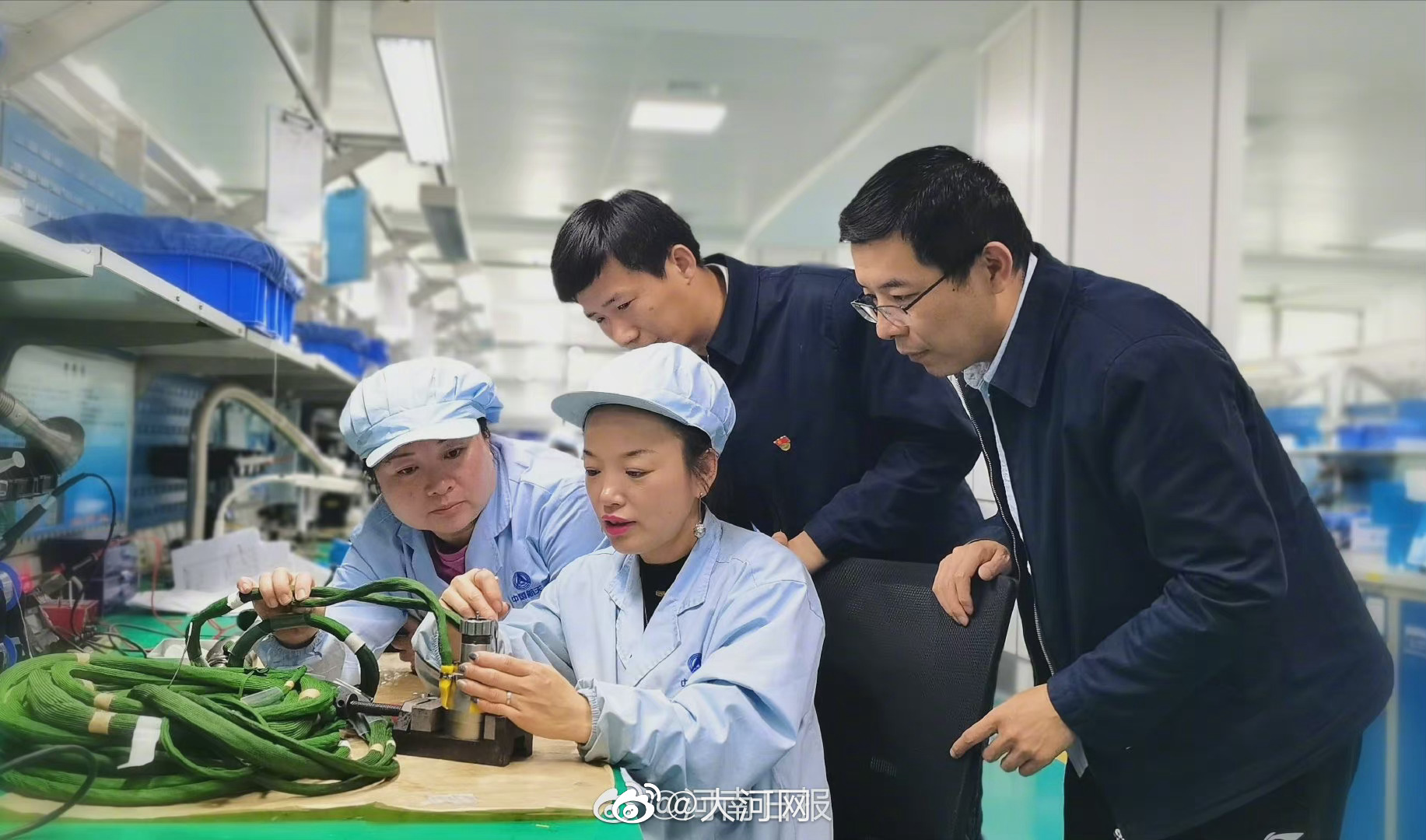 神十三航天员在太空方便起来很方便休闲区蓝鸢梦想 - Www.slyday.coM