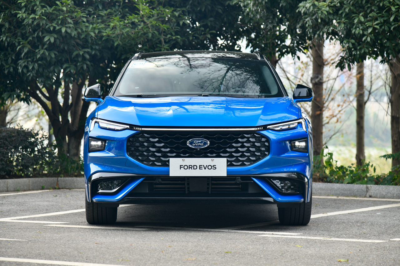 试驾福特evos 颜值不输新势力 配置还带黑科技