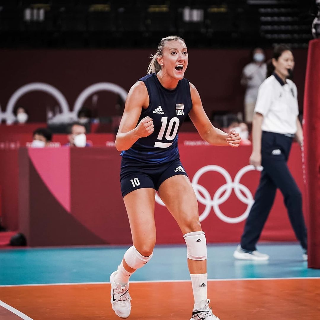 美国女排队长拉尔森喜提大奖,被评为团队项目年度最佳女运动员|美国