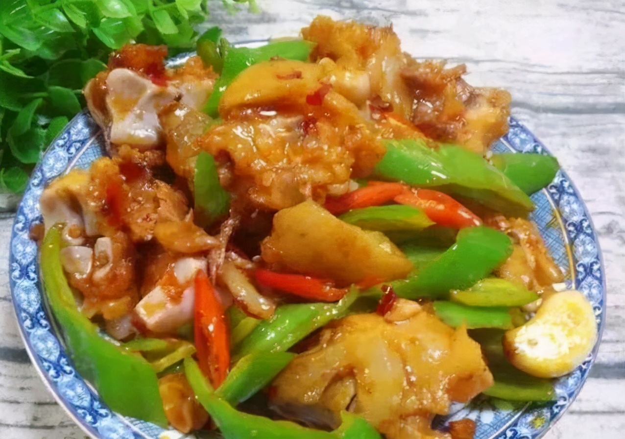 香辣回锅猪蹄的做法