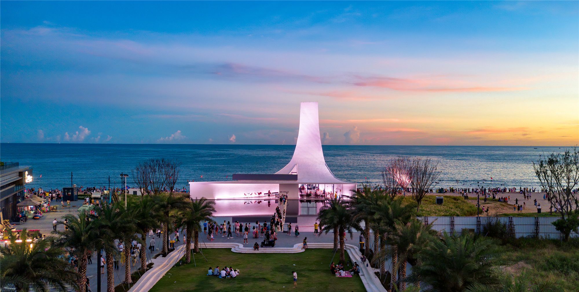 汕尾最美夜景在哪里?到金町湾海边,答案尽在一栋建筑之上__财经头条