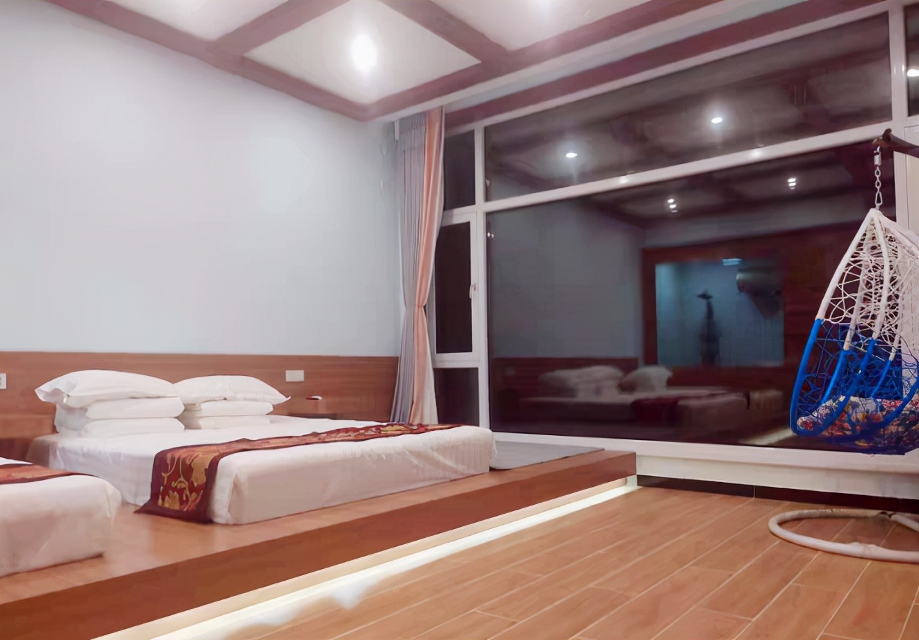 天津蓟县溶洞丰晶民宿农家院滑雪泡温泉篝火晚会冬日里来造作