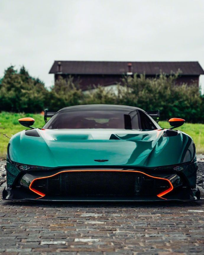 阿斯顿马丁vulcan这颜色很赞