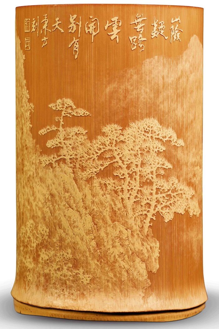 徐秉方,《云开别有洞天》笔筒(正面) 澎湃新闻:竹刻鉴别有什么方法?