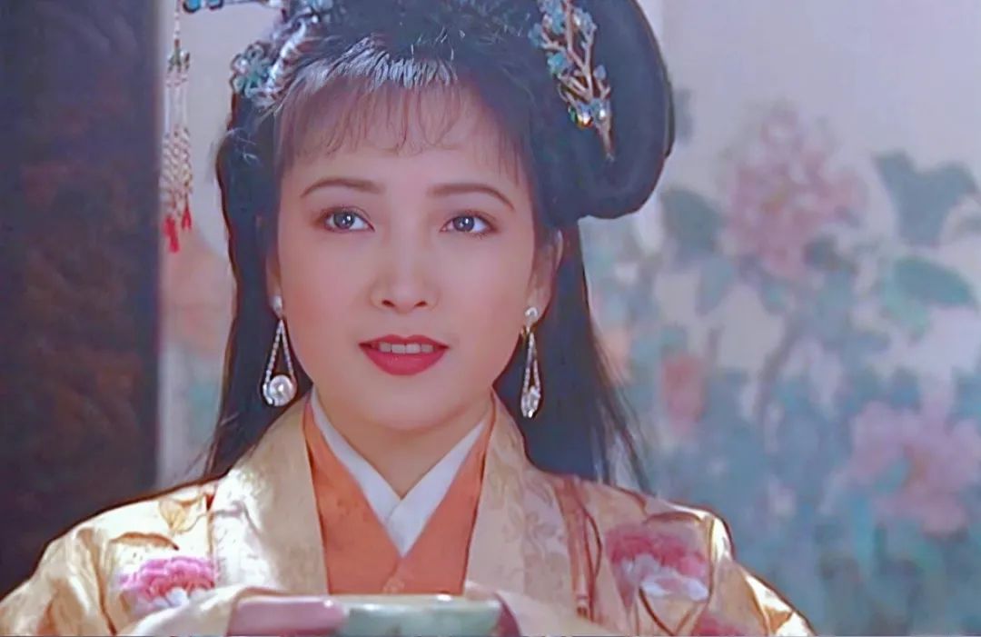 花魁从古至今都万里挑一,能稳稳镇住花魁这种角色的女演员更是屈指