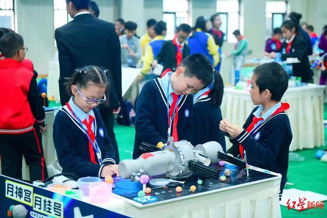 女航天员王亚平发来加油视频!首届全国青少年科学节来了休闲区蓝鸢梦想 - Www.slyday.coM