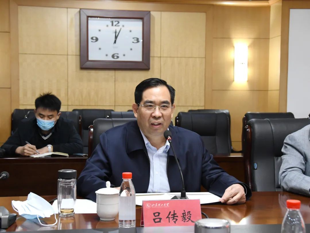 岜山集团孙启玉一行来校考察交流