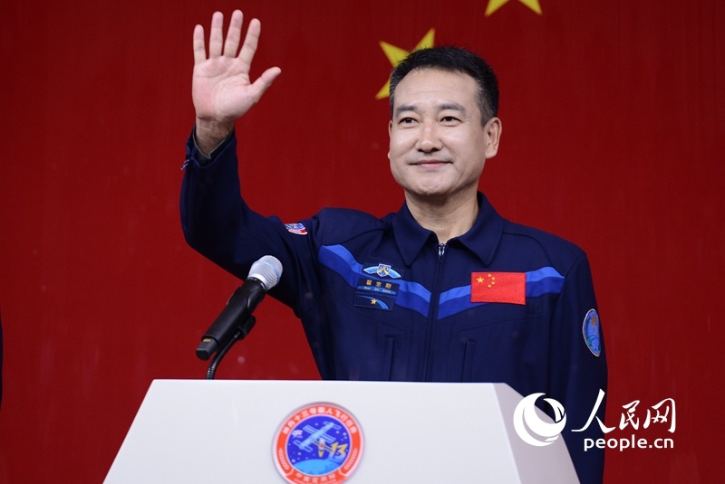 聆听神舟十三号航天员出征前的心声休闲区蓝鸢梦想 - Www.slyday.coM