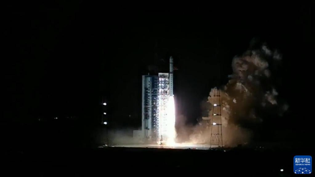 长征二号丁型火箭在太原卫星发射中心顺利发射。（上海交大供图）
