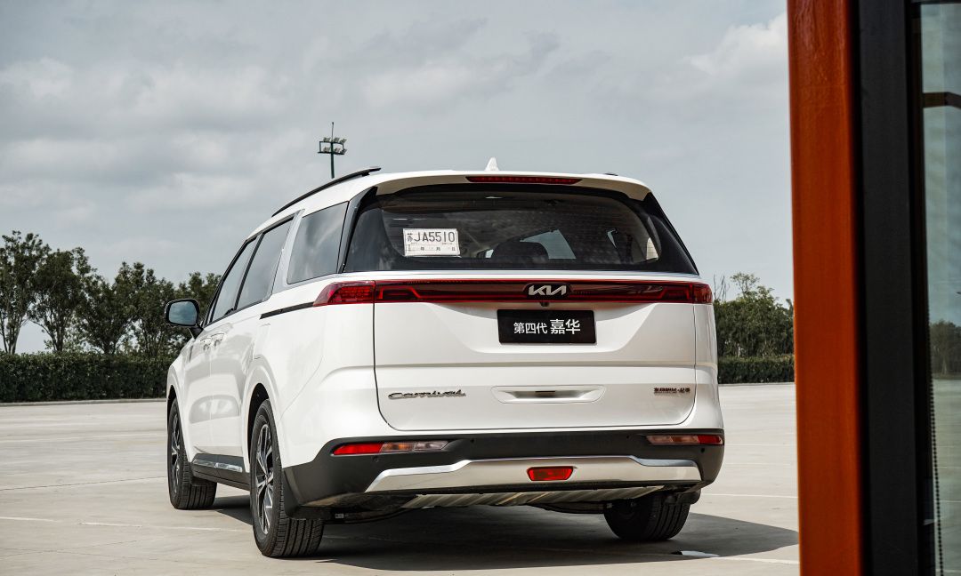 家庭用户的高端mpv新选择?试驾全新起亚嘉华