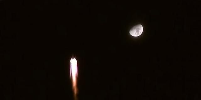 美!神舟十三号和月亮浪漫同框,一箭发射,光耀四方,期待凯旋休闲区蓝鸢梦想 - Www.slyday.coM 美!神舟十三号和月亮浪漫同框,一箭发射,光耀四方,期待凯旋休闲区蓝鸢梦想 - Www.slyday.coM