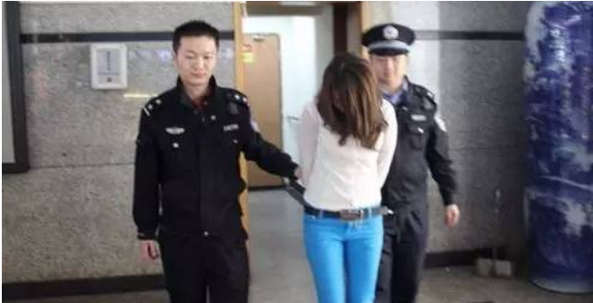 辽宁男子妒忌外甥和女友亲热，用锤子将外甥砸死，母亲帮毁弃尸体休闲区蓝鸢梦想 - Www.slyday.coM