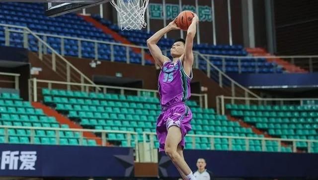 王者归来!丁彦雨航单节11分燃爆全场压哨三分,丁外援终于回来了休闲区蓝鸢梦想 - Www.slyday.coM