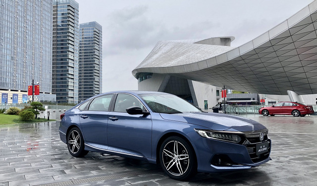 看似年轻运动实则舒适家用丨姑苏城外体验全新雅阁