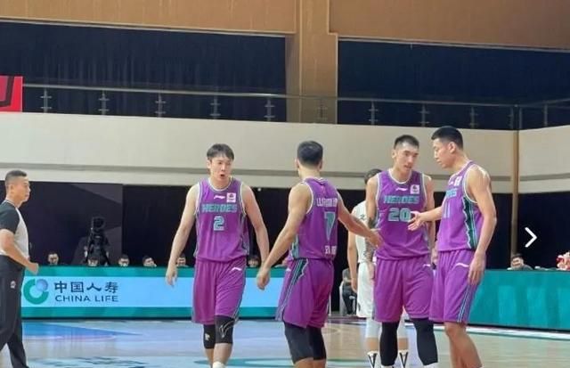 王者归来!丁彦雨航单节11分燃爆全场压哨三分,丁外援终于回来了休闲区蓝鸢梦想 - Www.slyday.coM