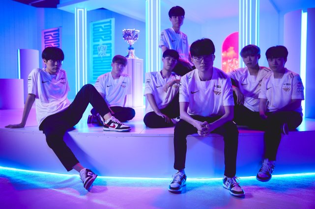 恭喜T1,携手EDG晋级世界赛八强,两支运营队比谁更莎士比亚?休闲区蓝鸢梦想 - Www.slyday.coM 恭喜T1,携手EDG晋级世界赛八强,两支运营队比谁更莎士比亚?休闲区蓝鸢梦想 - Www.slyday.coM