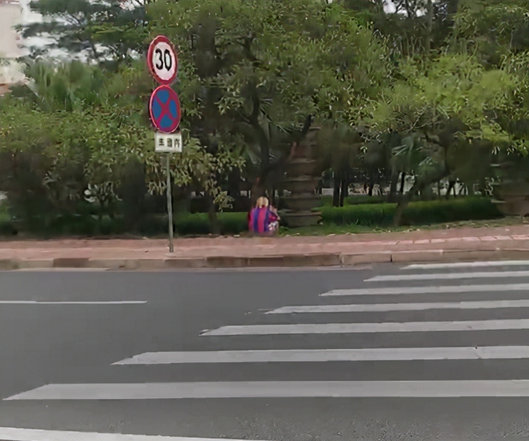 网红罗志祥彻底凉凉，独自在街头直播，昔日网红团队远离了他休闲区蓝鸢梦想 - Www.slyday.coM