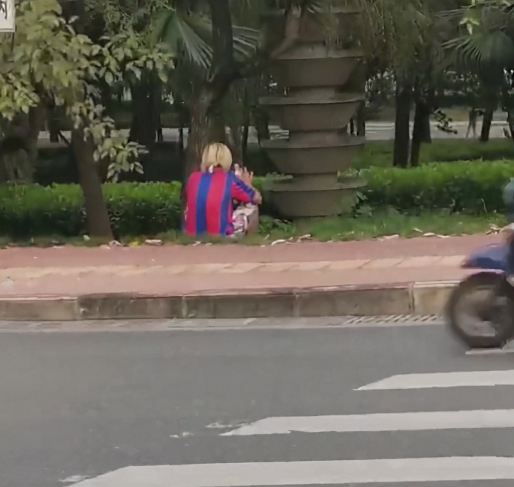 网红罗志祥彻底凉凉，独自在街头直播，昔日网红团队远离了他休闲区蓝鸢梦想 - Www.slyday.coM